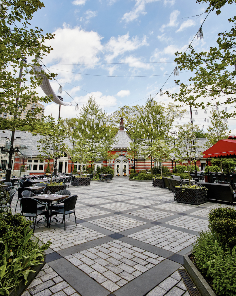 Cassandra Pandi - Courtyard Alleyway Tavern on the Green