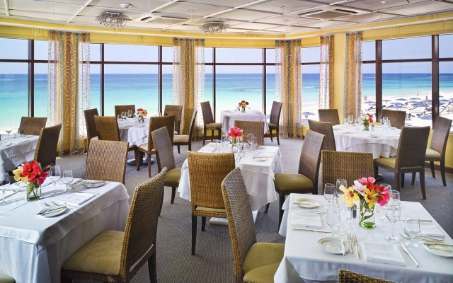 Elbow Beach, Bermuda- cafe lido Elbow Beach Bermuda Resort & Spa