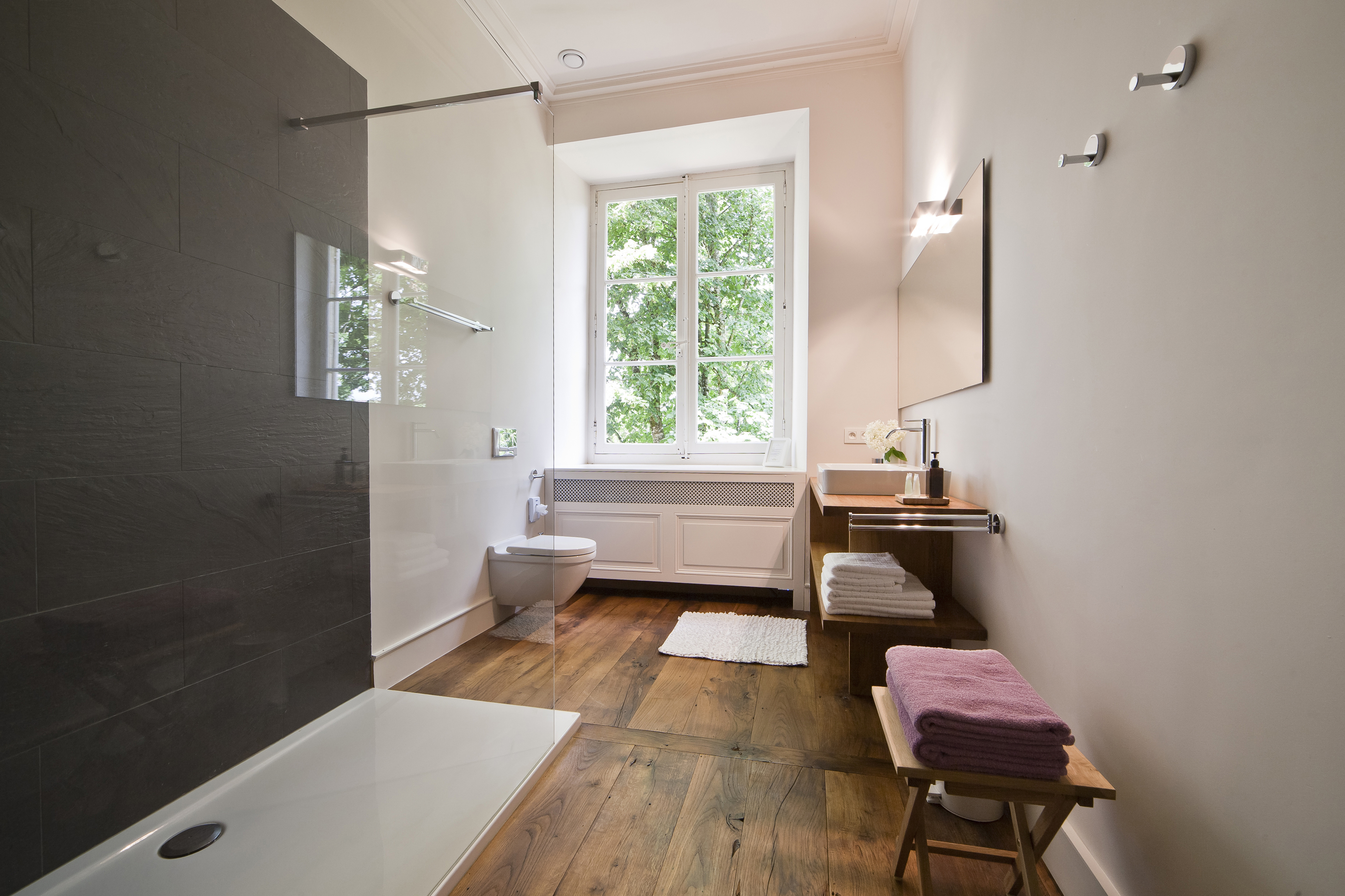 Anita Deses - Room 7 en suite Chateau de Redon