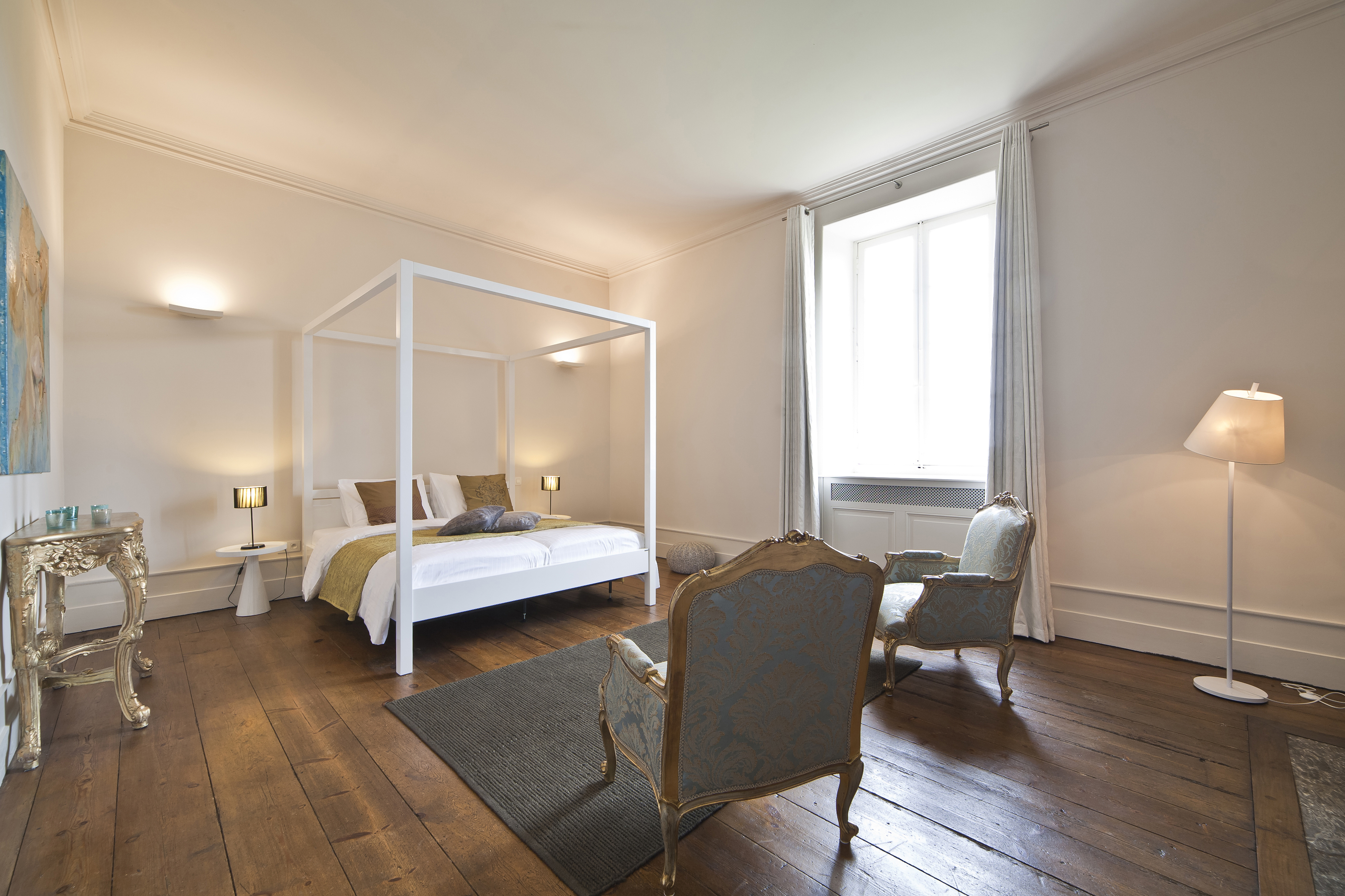 Anita Deses - Room 7 Chateau de Redon