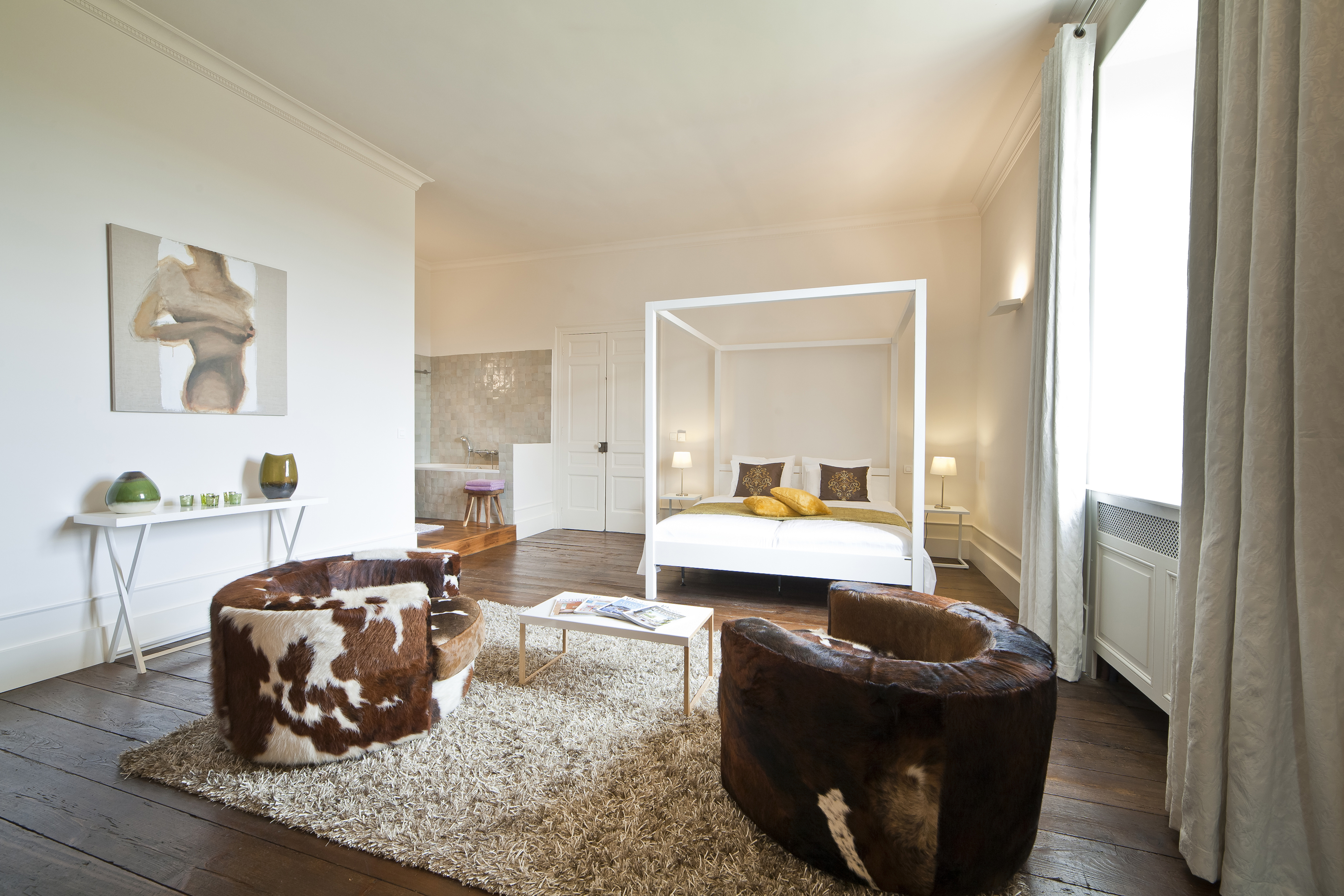 Anita Deses - Room 8 Chateau de Redon