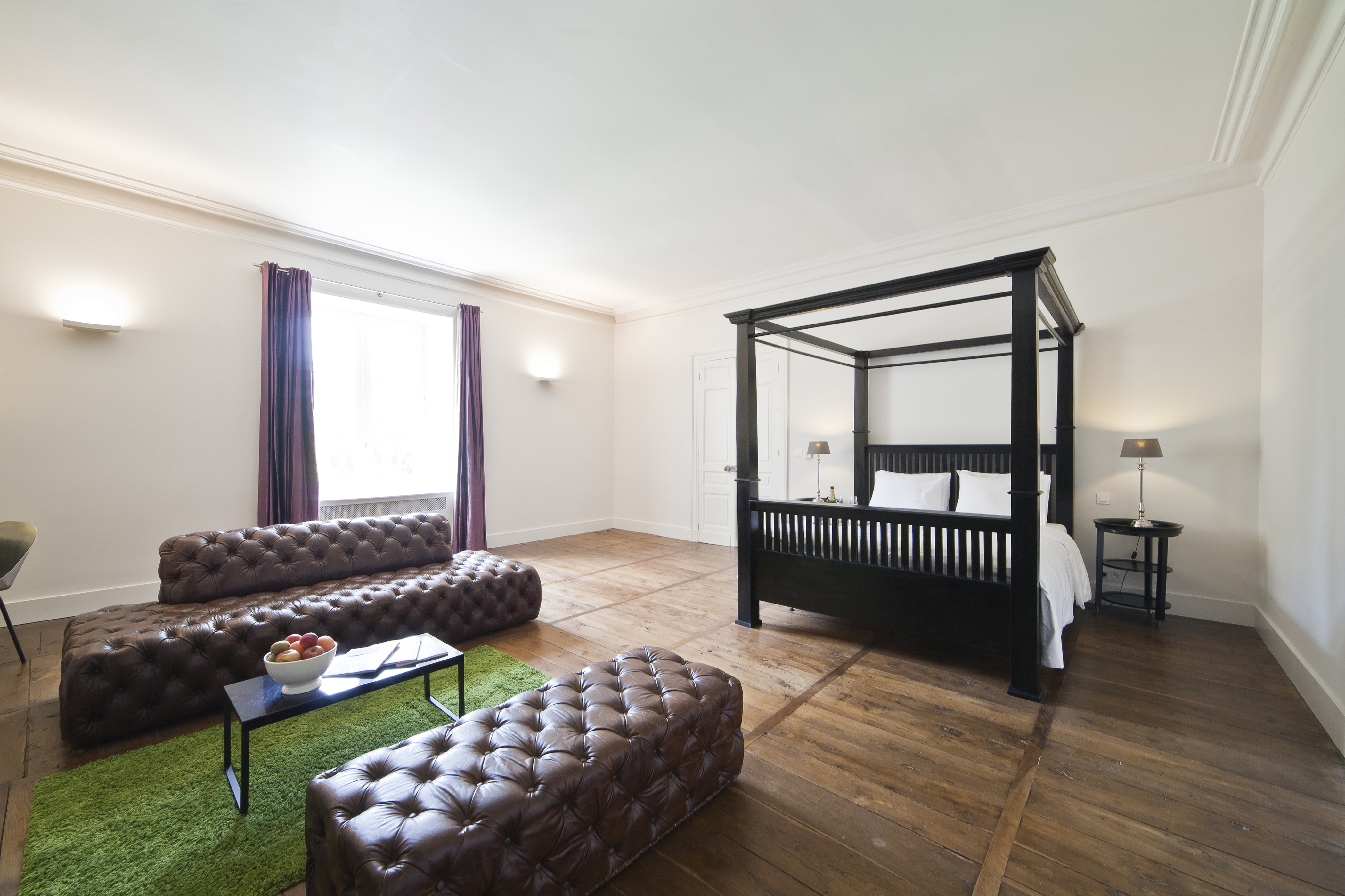 Anita Deses - Room 9 Chateau de Redon