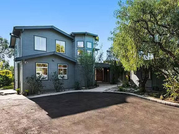 1704482681237-2 The Zumirez Four