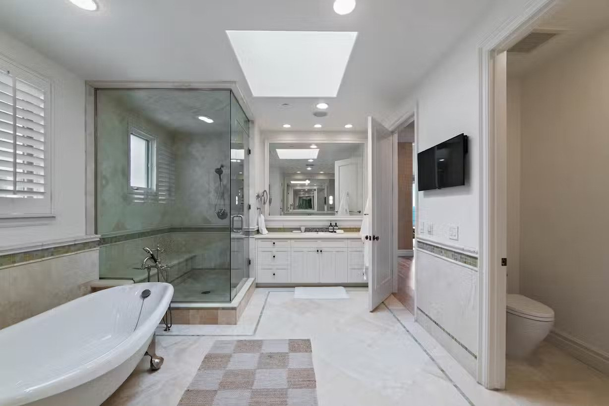 1704229574528-Master Bathroom (2) (1) The Broad Beach One