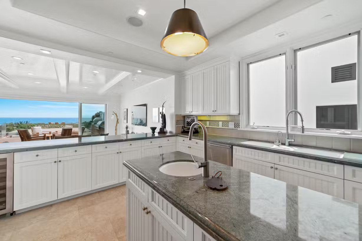 1704229581536-Kitchen (3) (1) The Broad Beach One