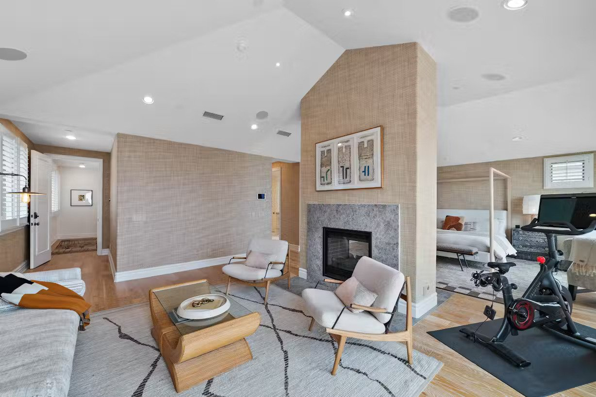 1704229604436-Living Room (3) The Broad Beach One