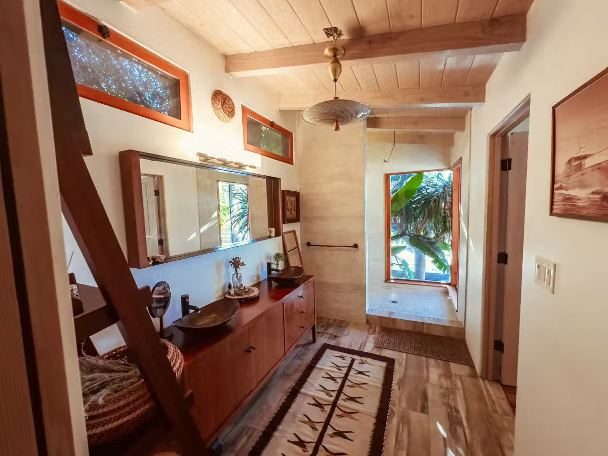 Midcentury Haven for Creatives