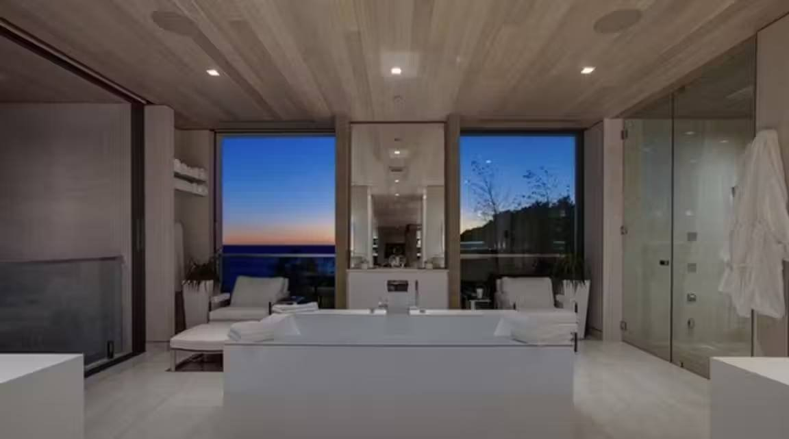 1707860505225-Photo May 28, 7 50 50 PM Perla De La Costa