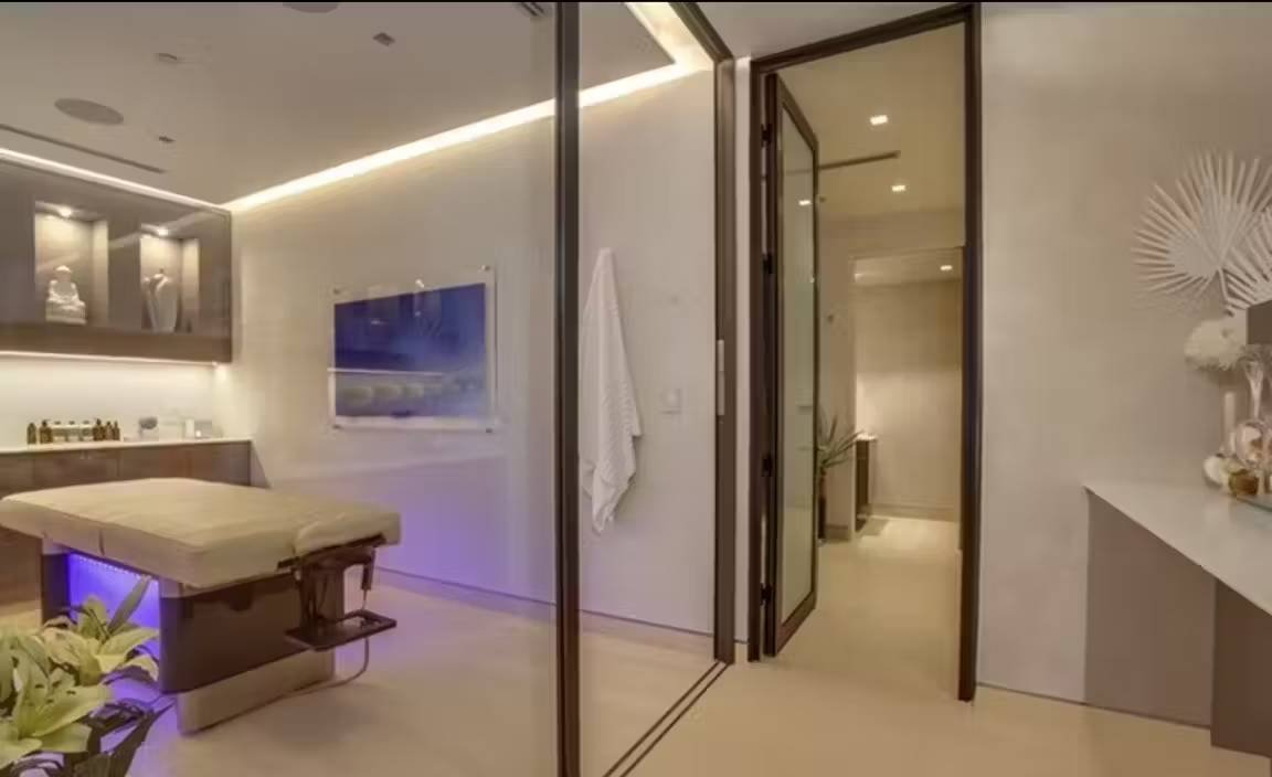 1707860505236-Photo May 28, 7 50 44 PM Perla De La Costa