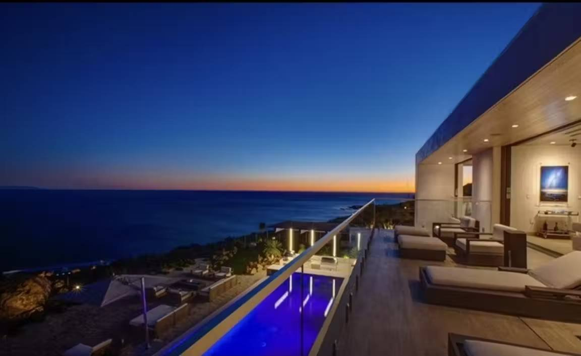 1707860505328-Photo May 28, 7 50 48 PM Perla De La Costa