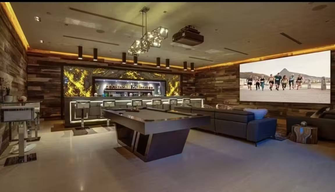 1707860505632-Photo May 28, 7 50 39 PM Perla De La Costa