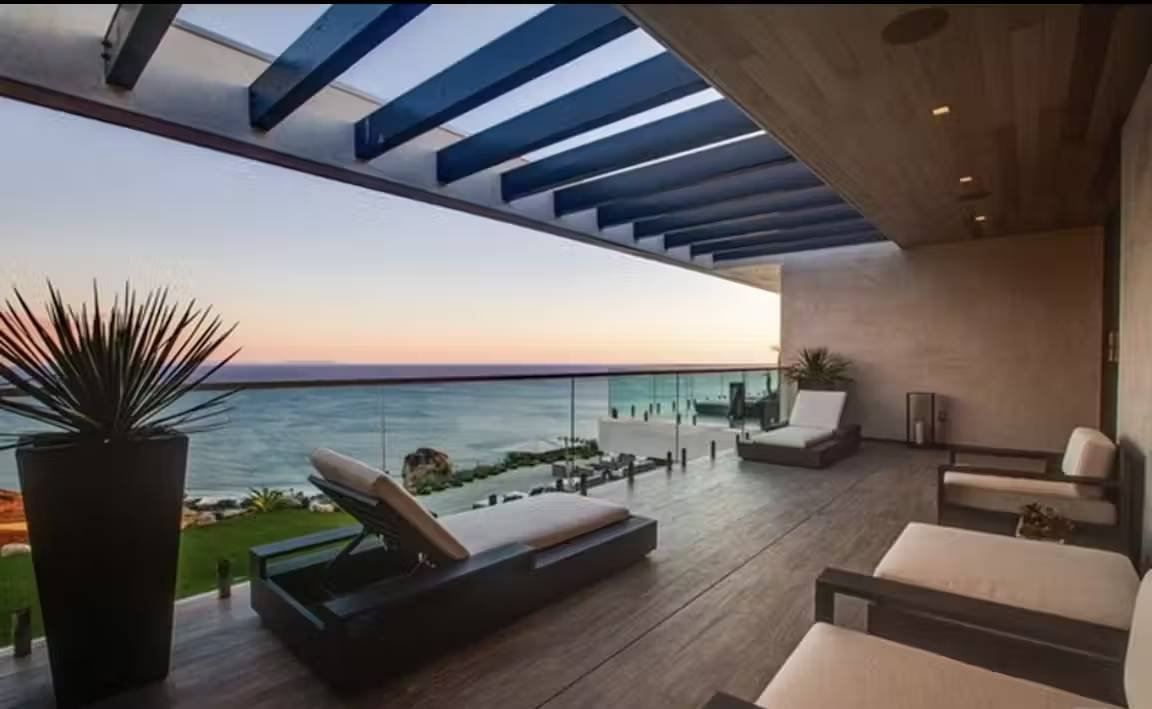 1707860505634-Photo May 28, 7 50 49 PM Perla De La Costa