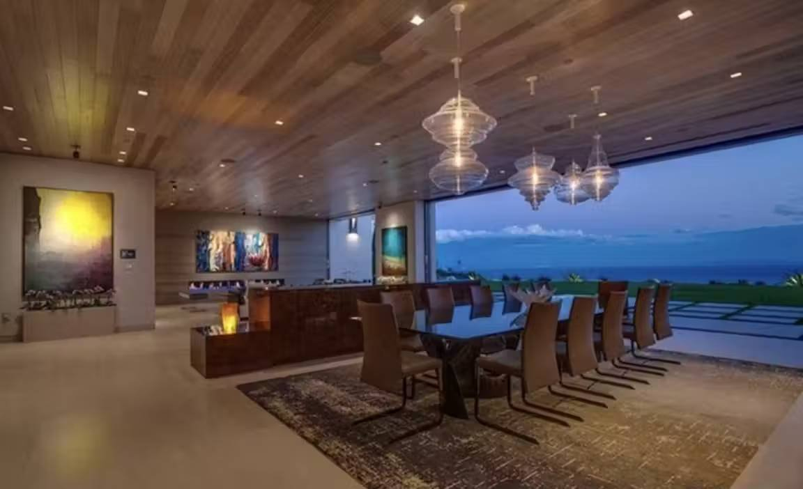 1707860505818-Photo May 28, 7 49 33 PM Perla De La Costa