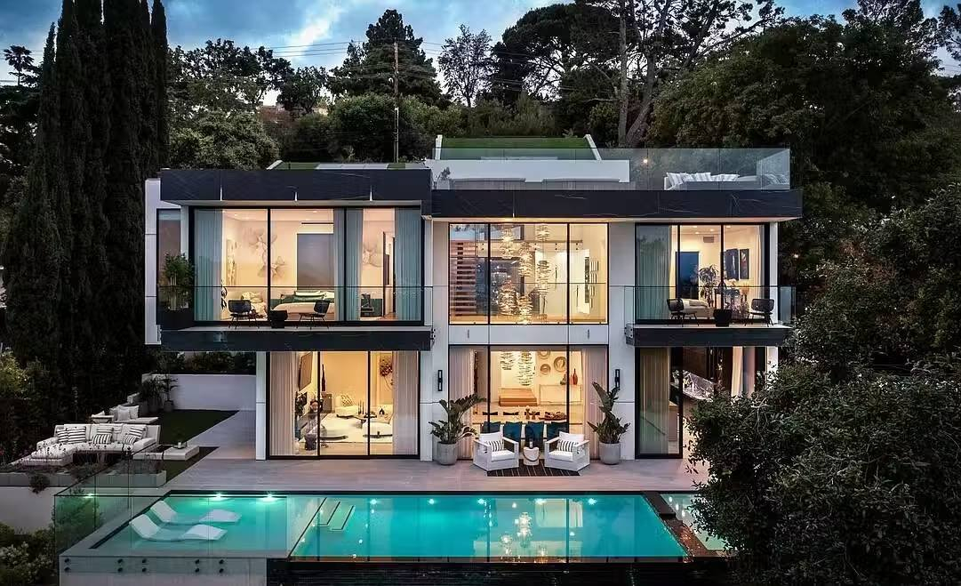 1706655137257-5 The Bel Air Villa