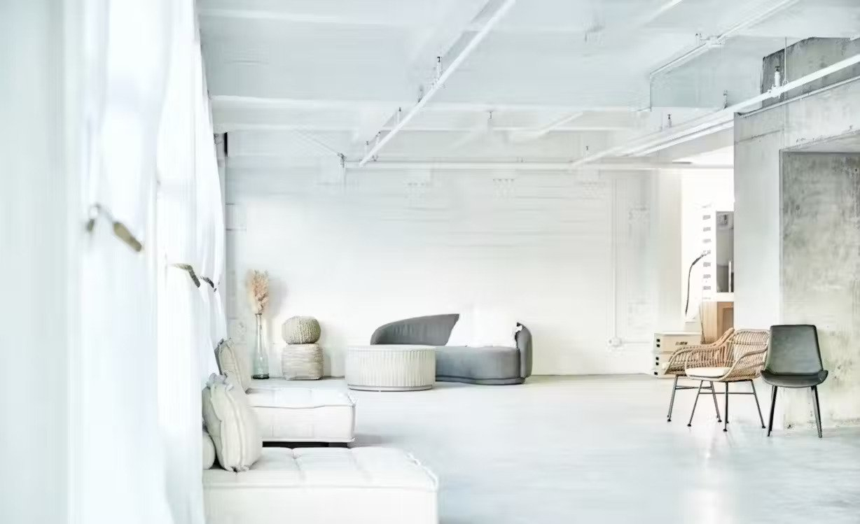 62306-14685055221696014381 Arts District Daylight Studio With Skyline