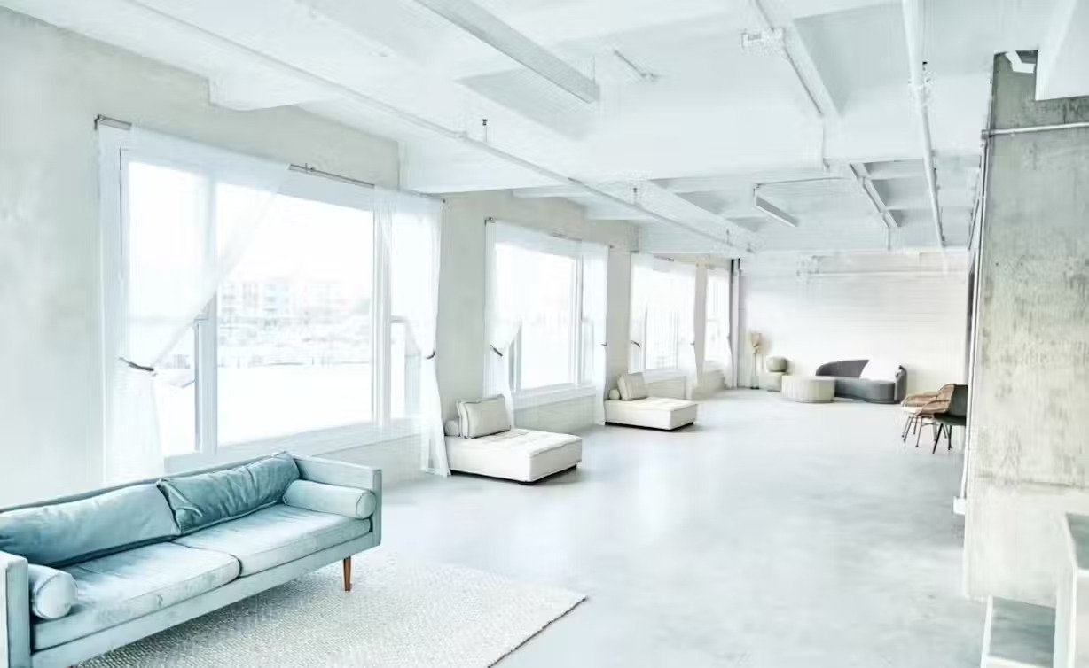 62306-22209039621696014381 Arts District Daylight Studio With Skyline