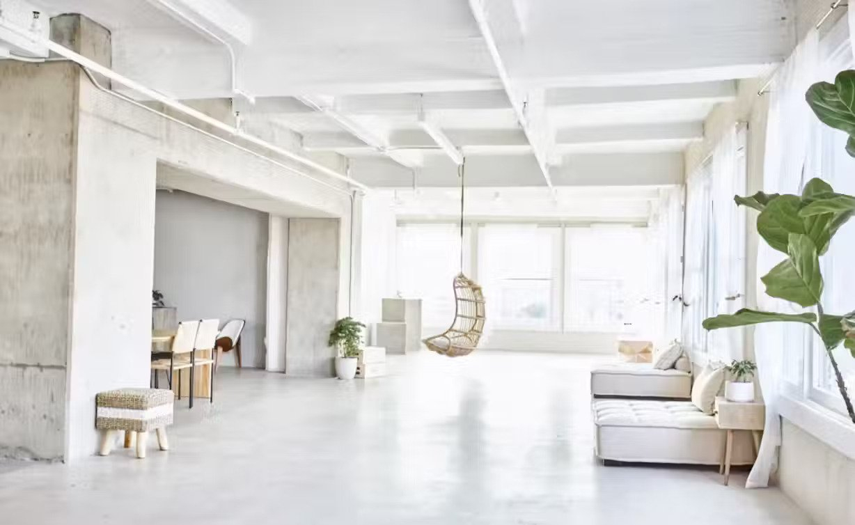 62306-71641457251696014383 Arts District Daylight Studio With Skyline