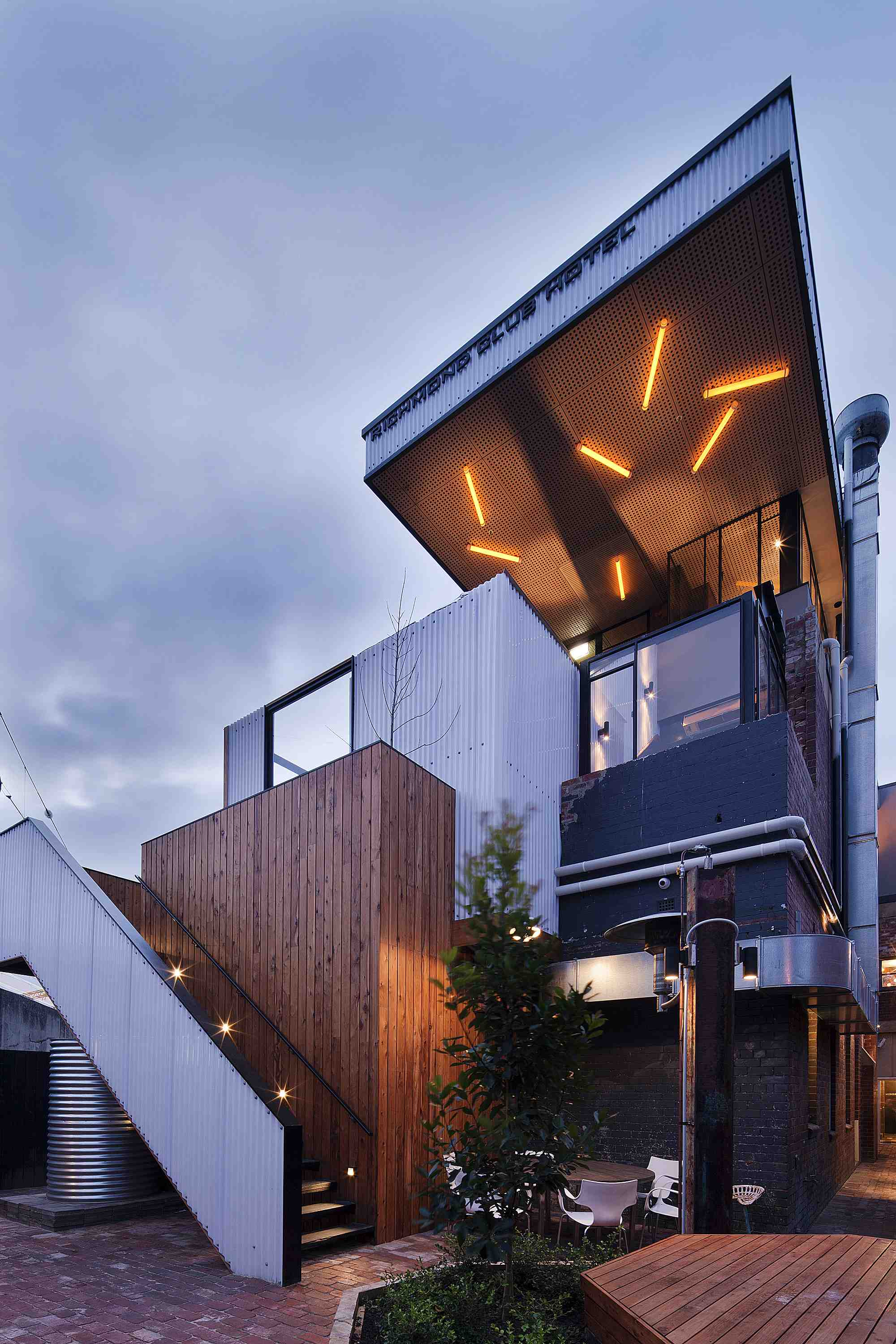 RCH back courtyard(s) Richmond Club Hotel