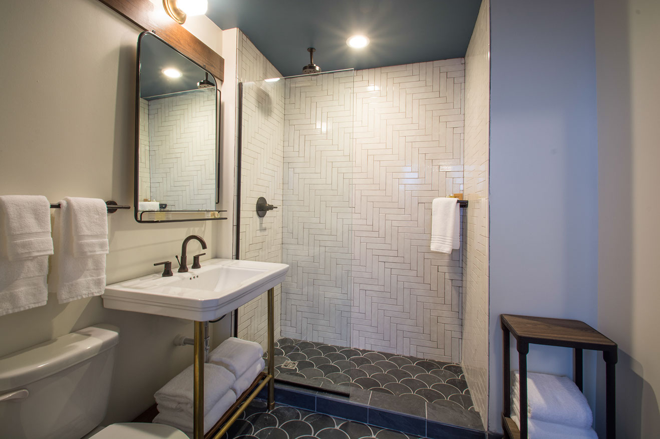 Bathroom 2 The Old No. 77 Hotel & Chandlery