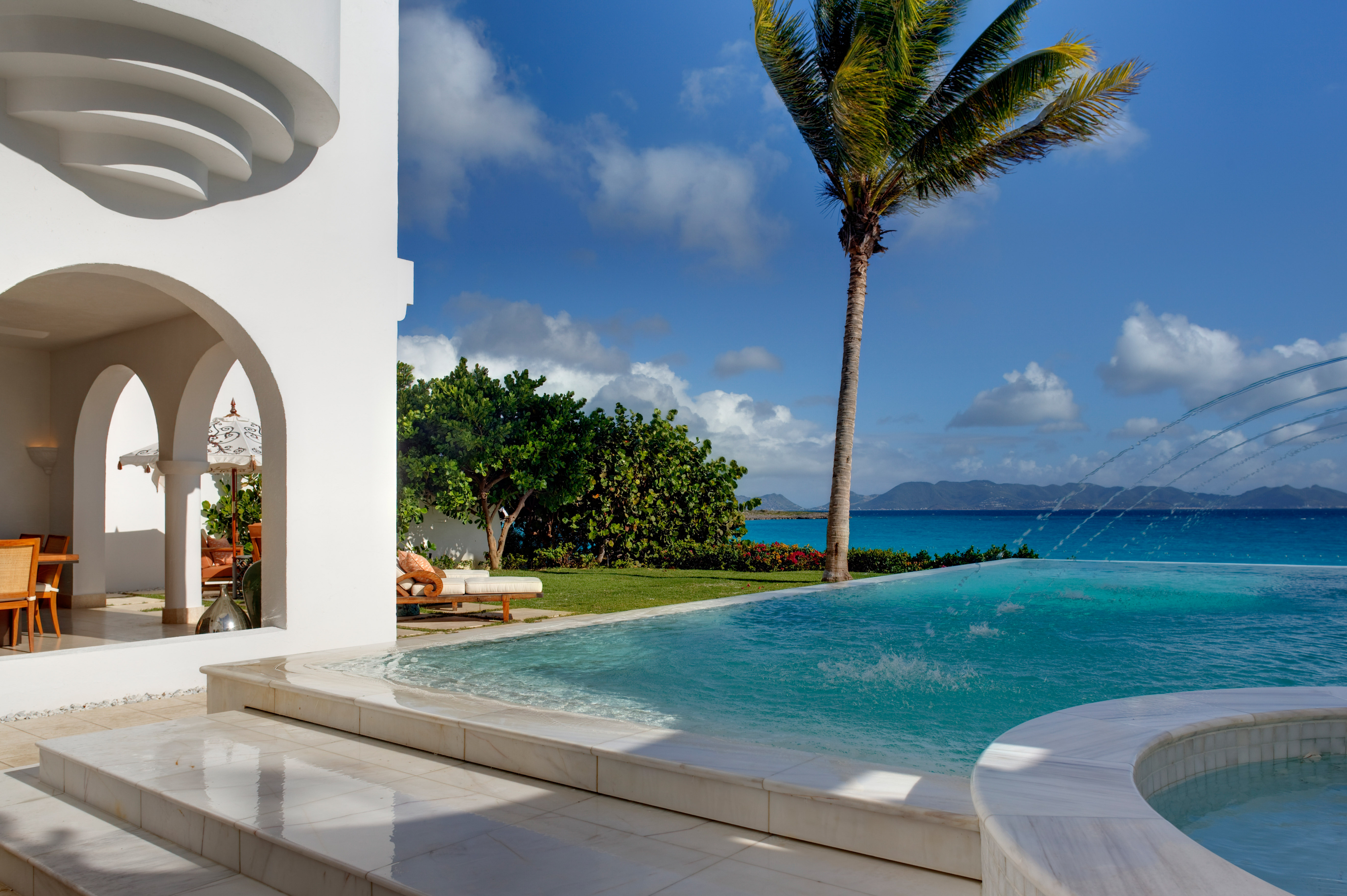 CJ_Jonquil Exterior Pool Fountain Cap Juluca