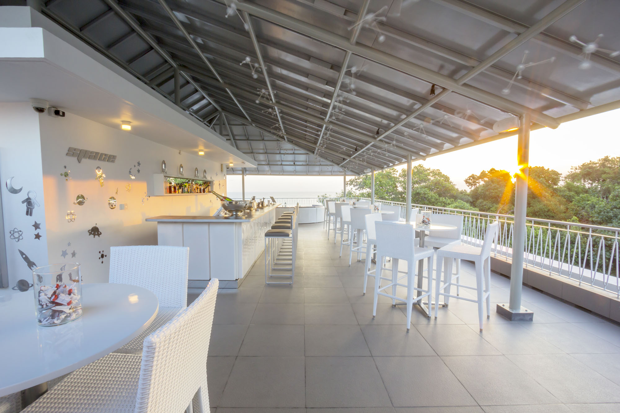 IMG_9111-2 edit lores Luna2 studiotel