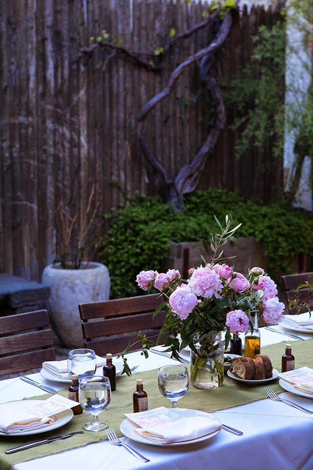 Heart of Gold Wedding Reception Decor 4 Frankies 457 Spuntino