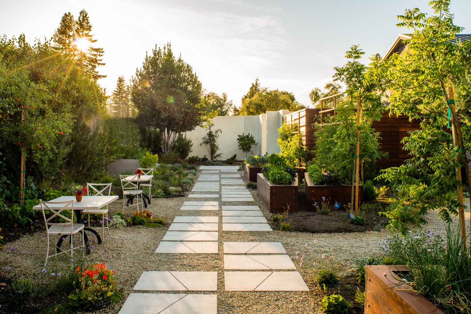 garden-path Catelli's Restaurant