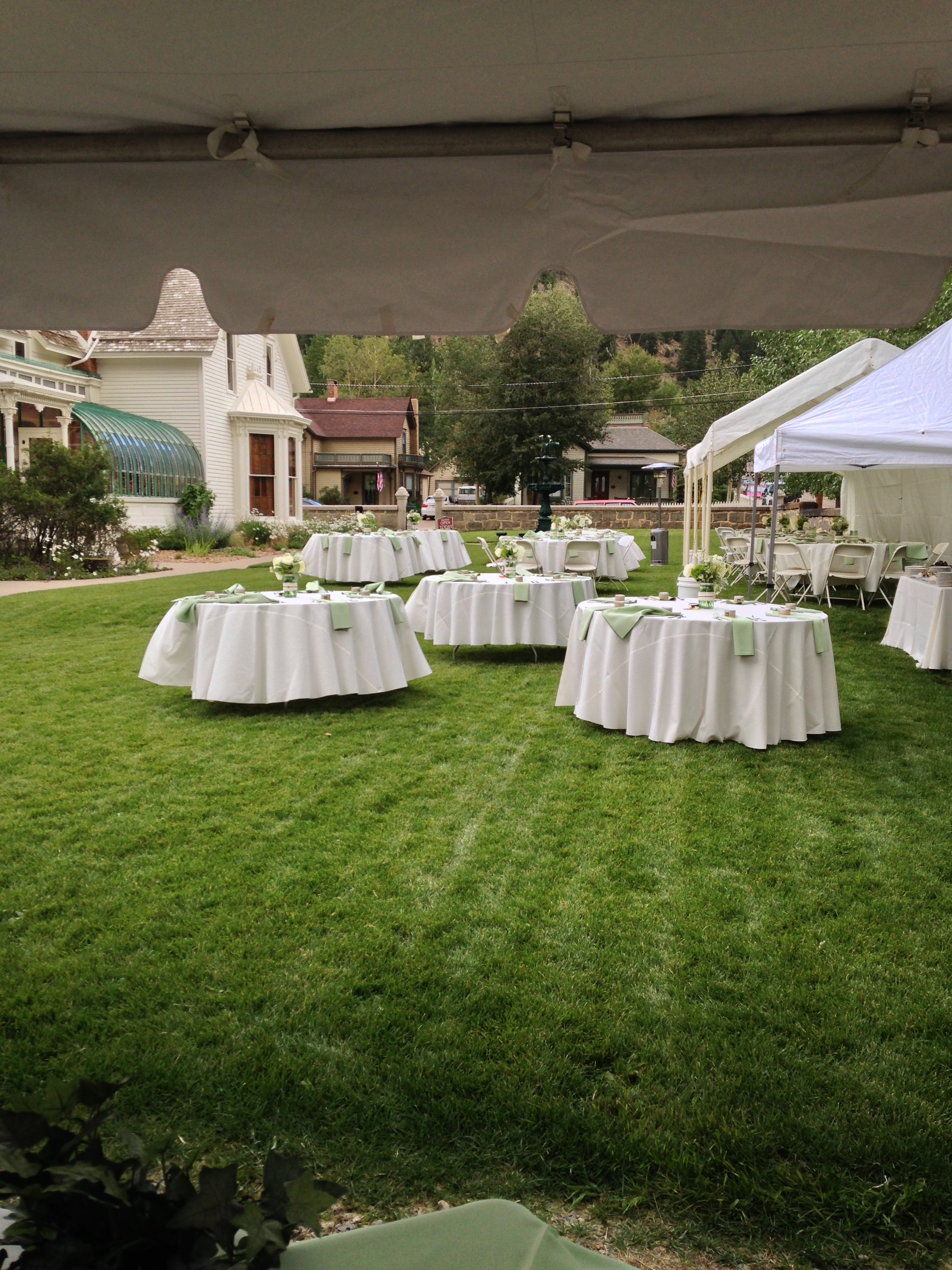 wedding, round tables hh lawn Hamill House