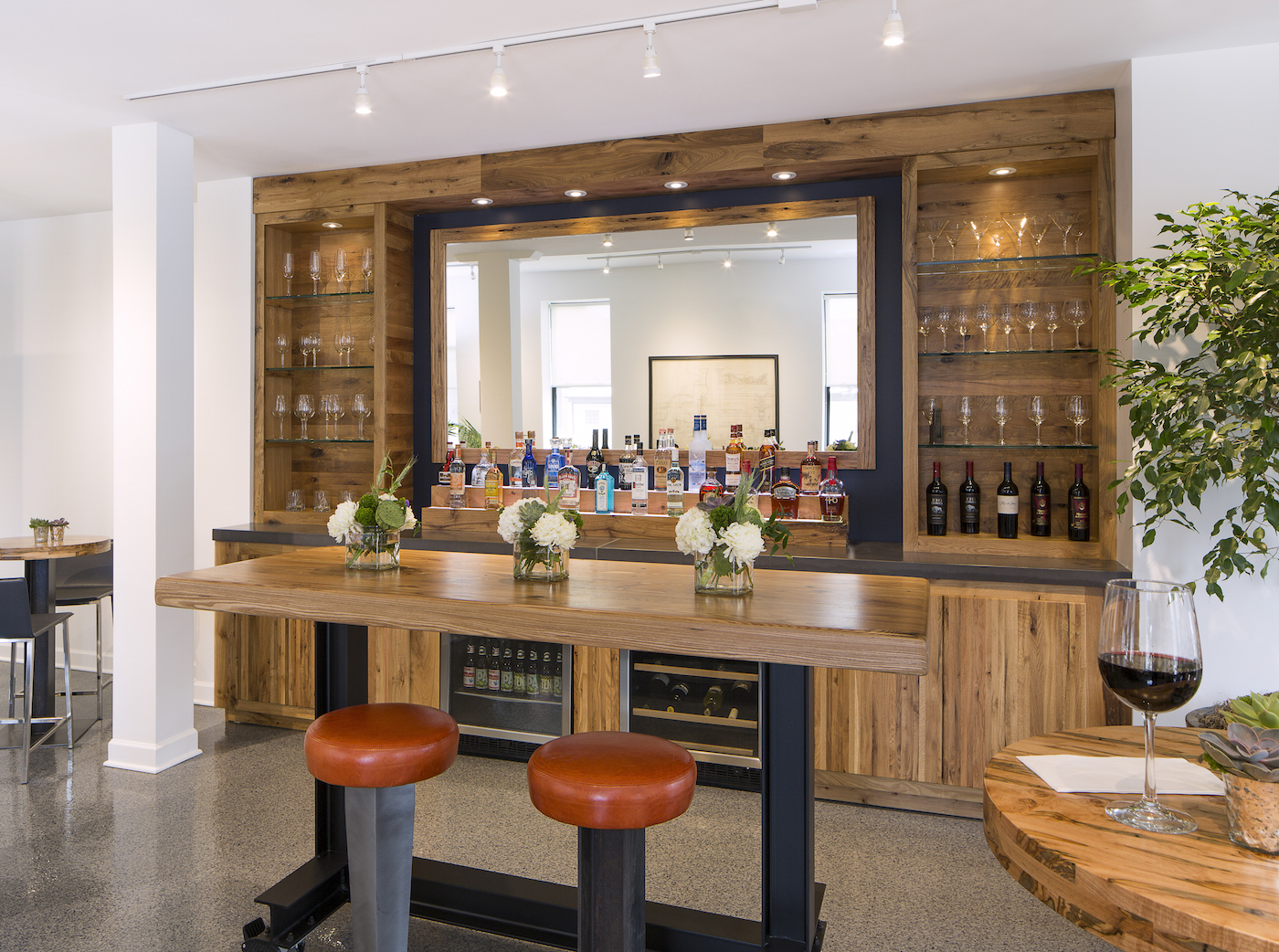 ReclaimedTable_11091 The Showroom on Hubbard