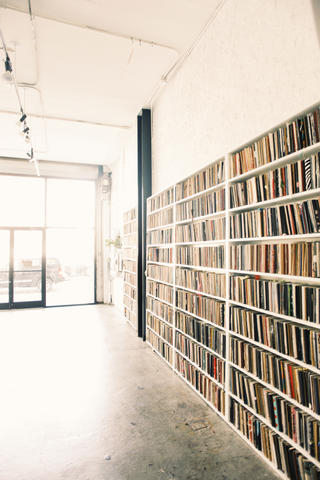 79582d4c-815f-4284-bcc0-8012a7711b31~rs_2001 Brooklyn Art Library