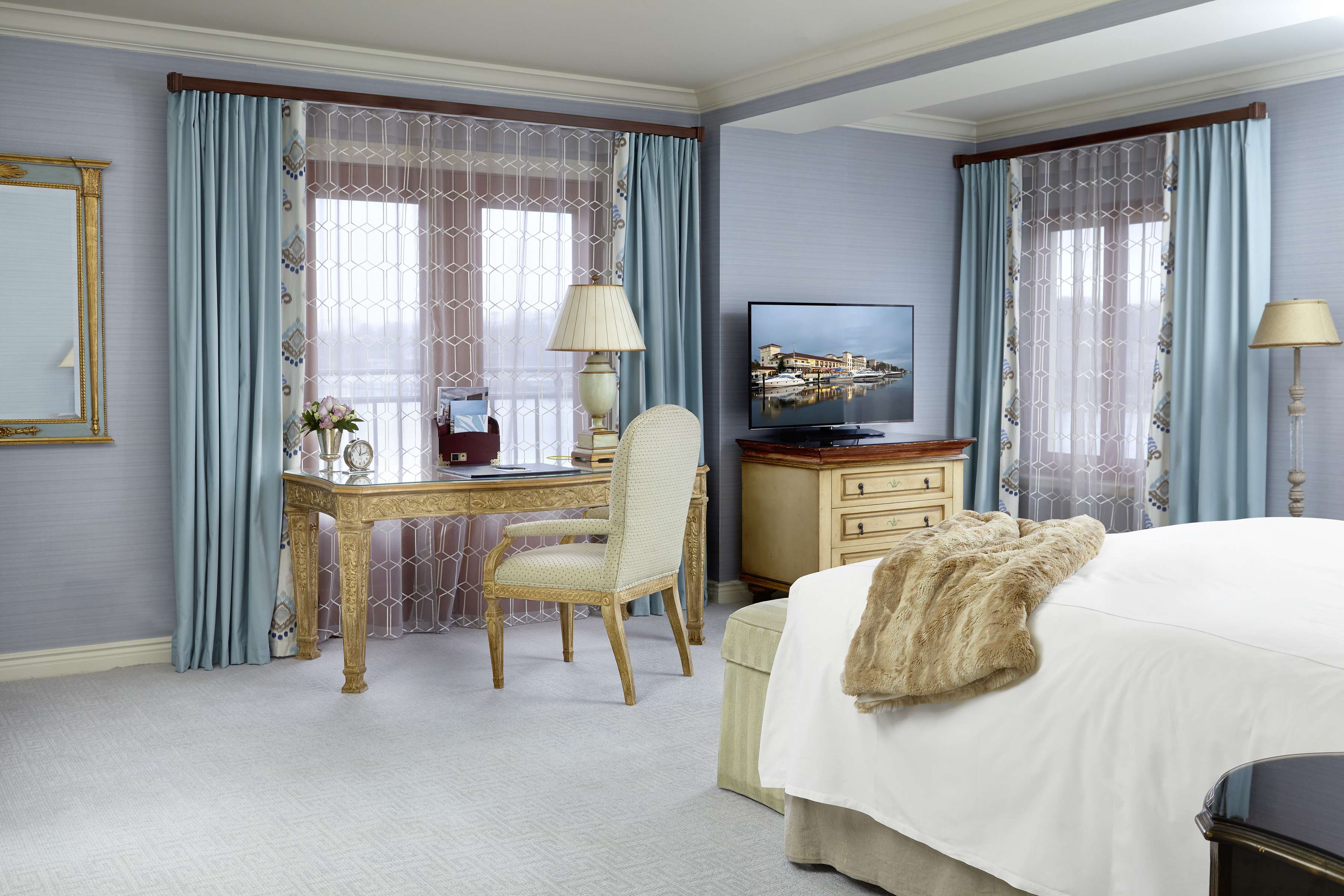 DELAMAR Greenwich Harbor