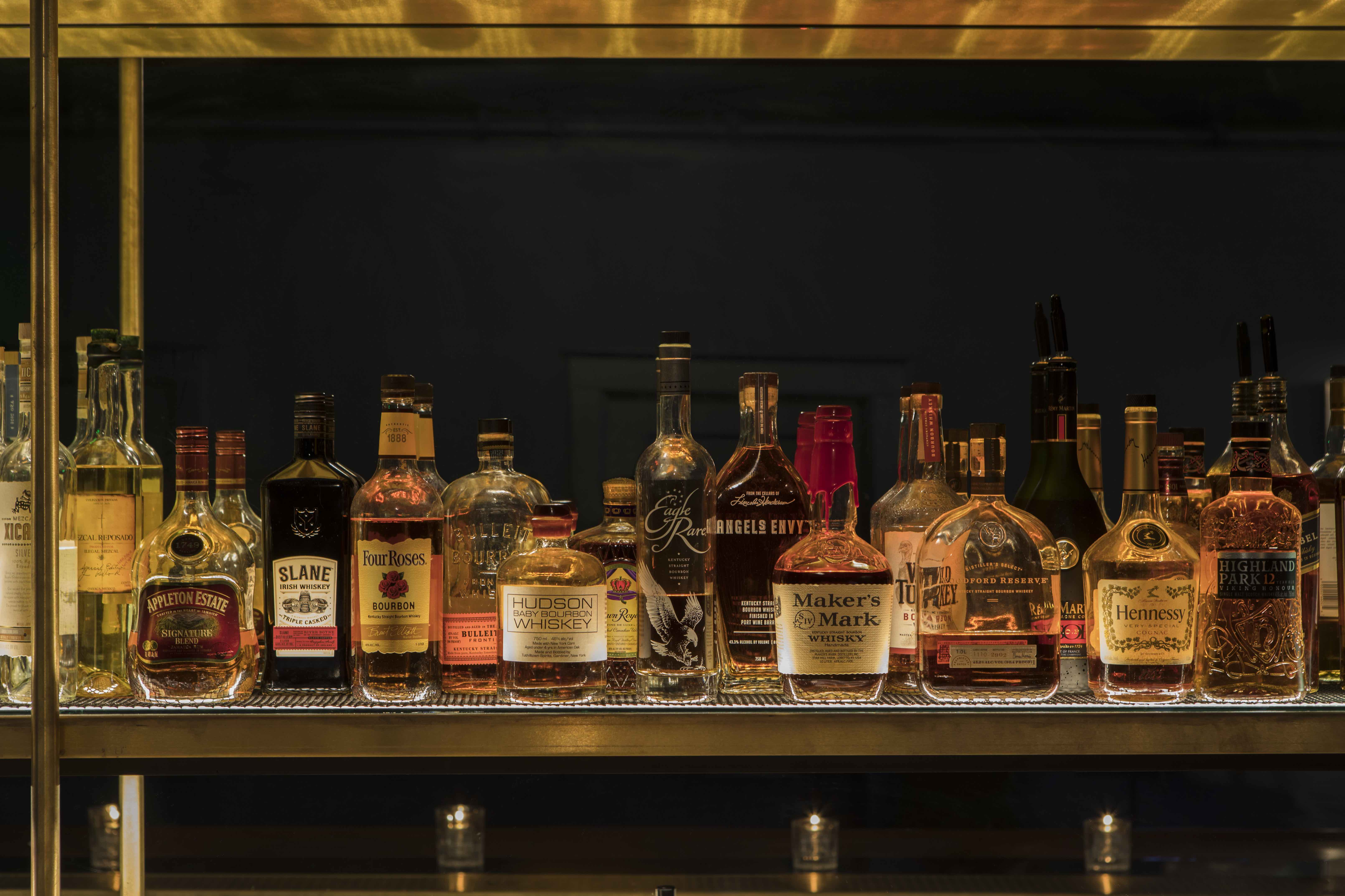 Lobby Bar 3 Lodge Room