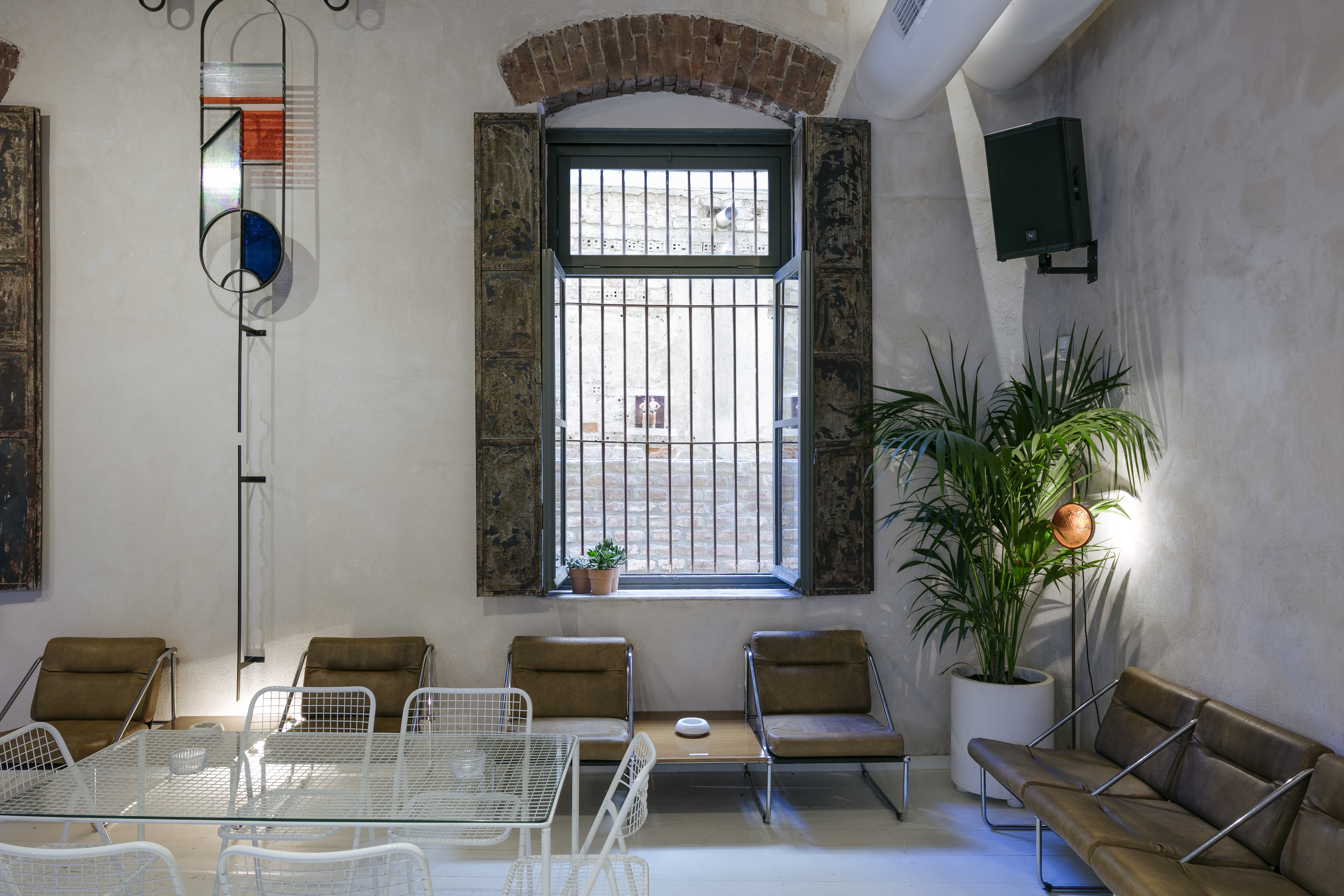 14-Ypsilon-Aug2017 Ypsilon