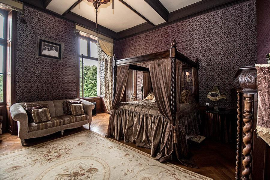 empress-four-poster-bed Chateau Challain