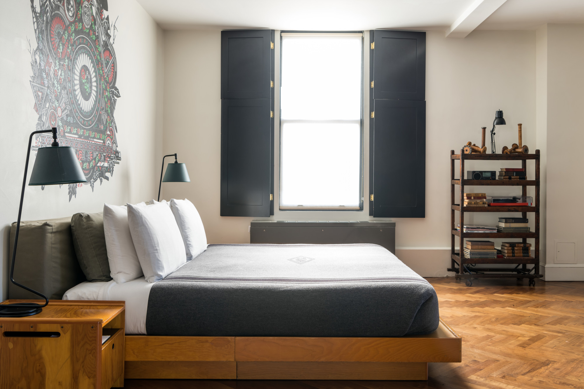RS575_room fran parente 30-lpr Ace Hotel New York