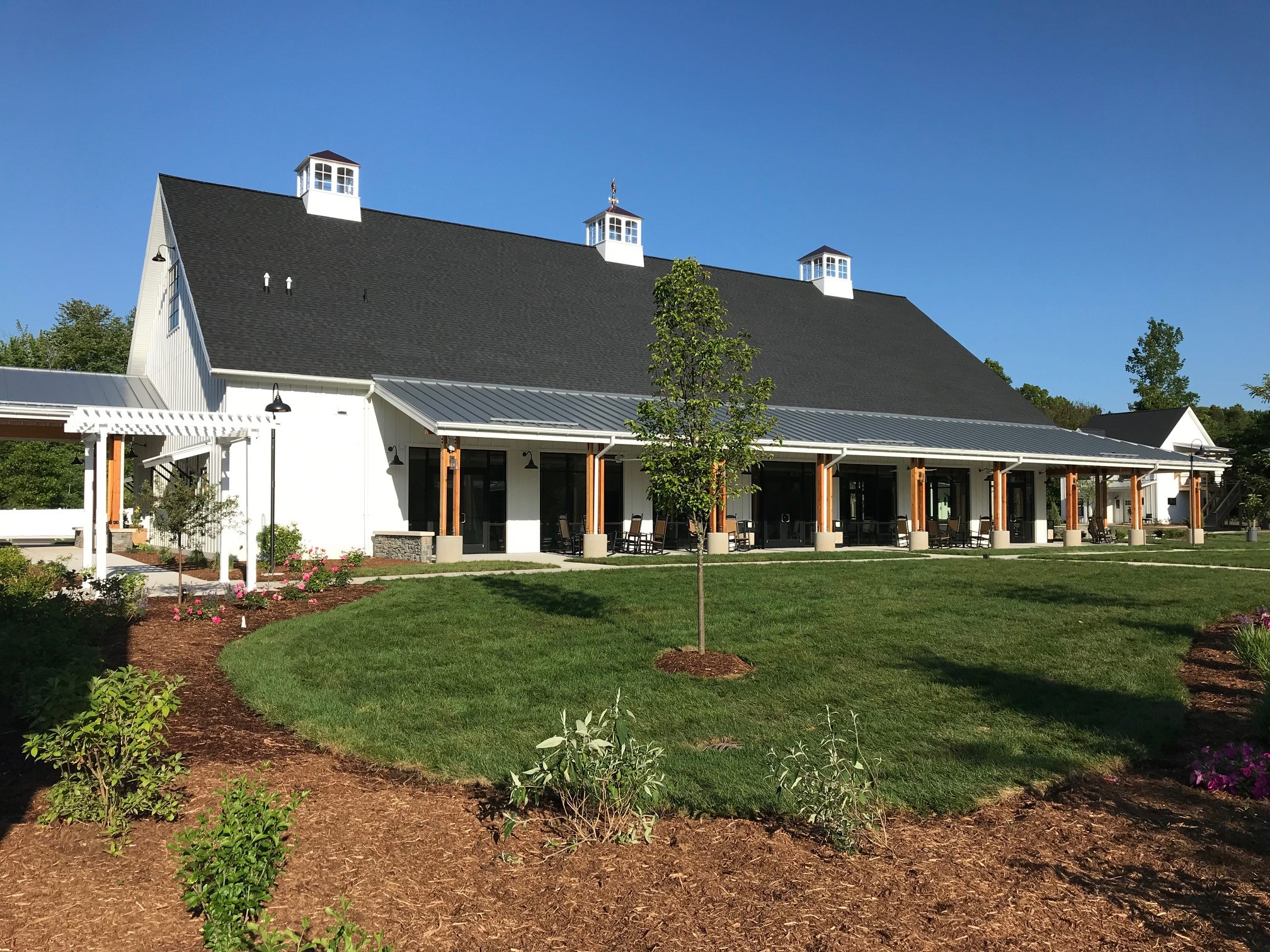 5 Banquet Center Porch Lawn Bay Pointe