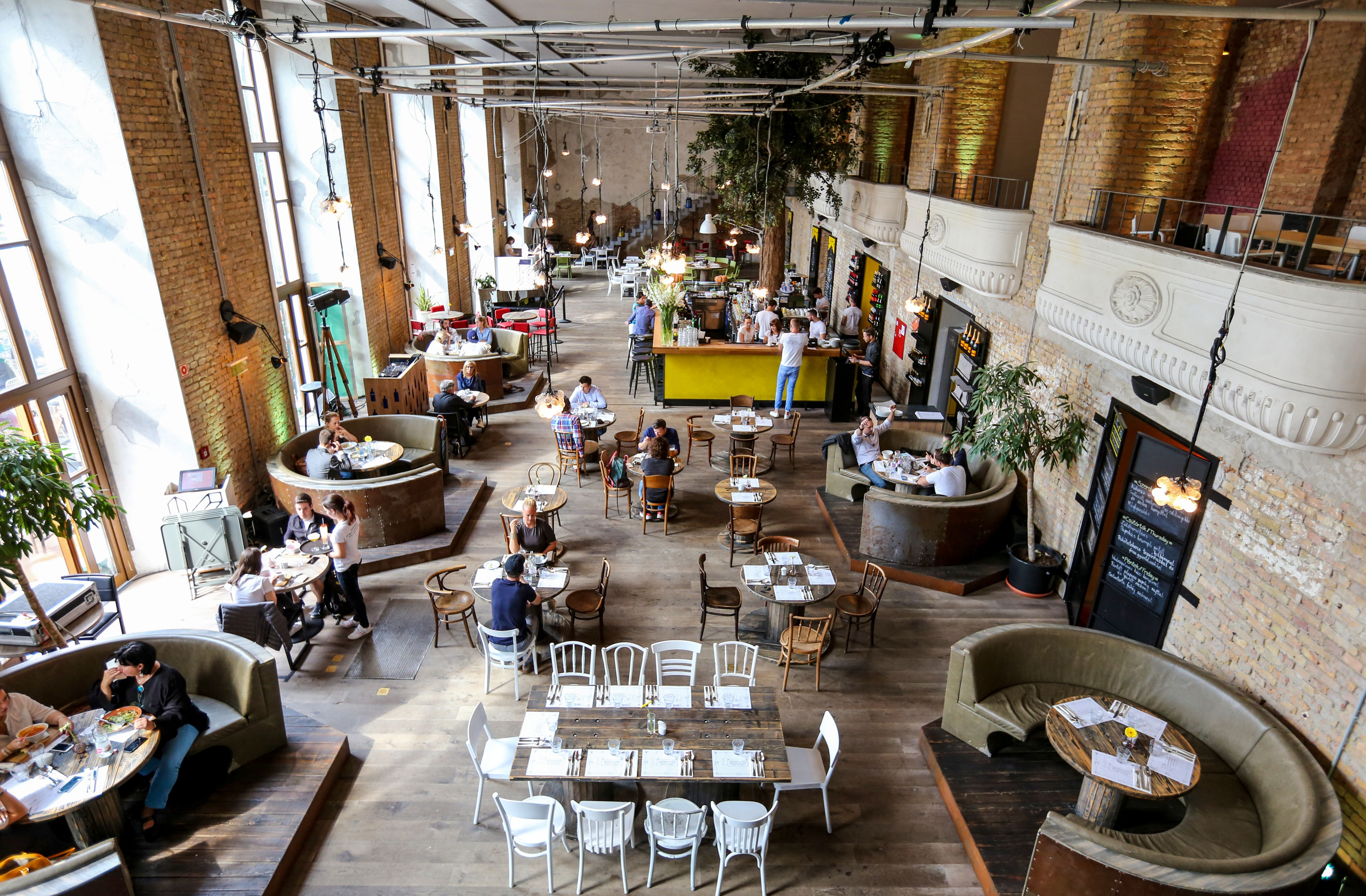 09z_FDjK Kiosk Budapest