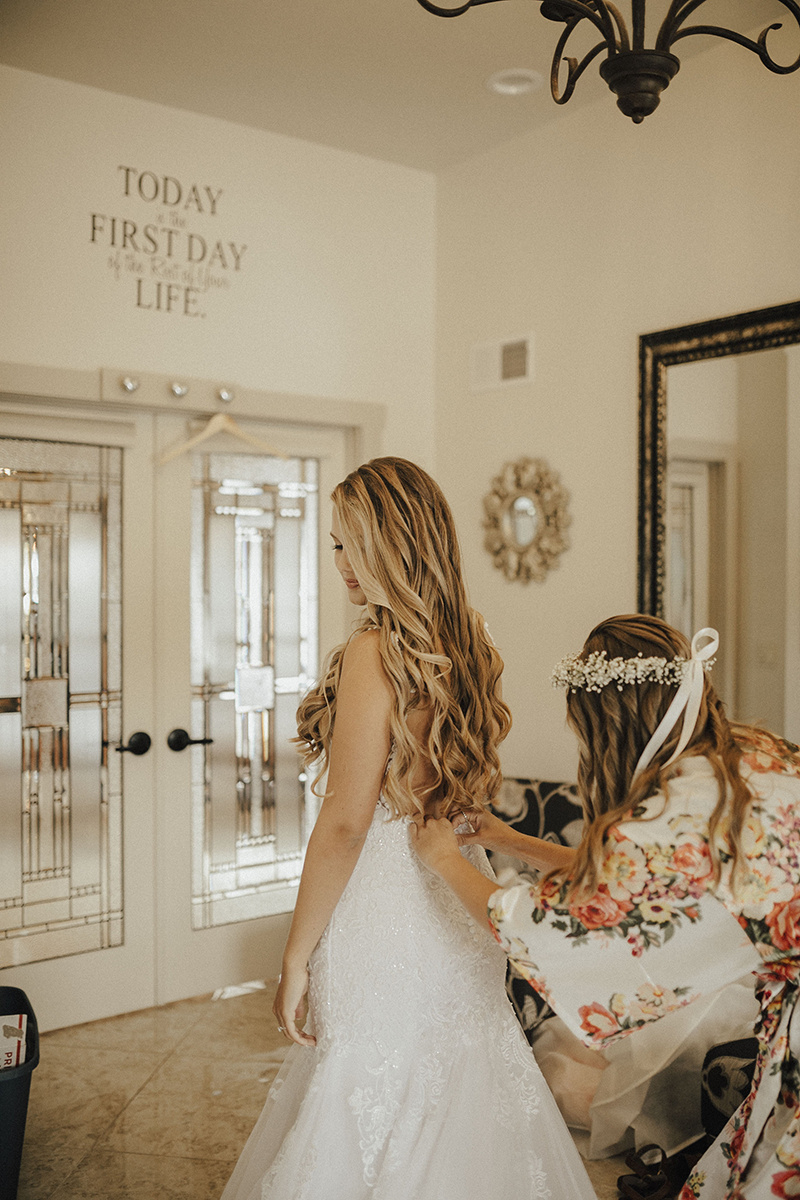Erin Krespan Photography Bridal suite Door The Barn at Silverstone