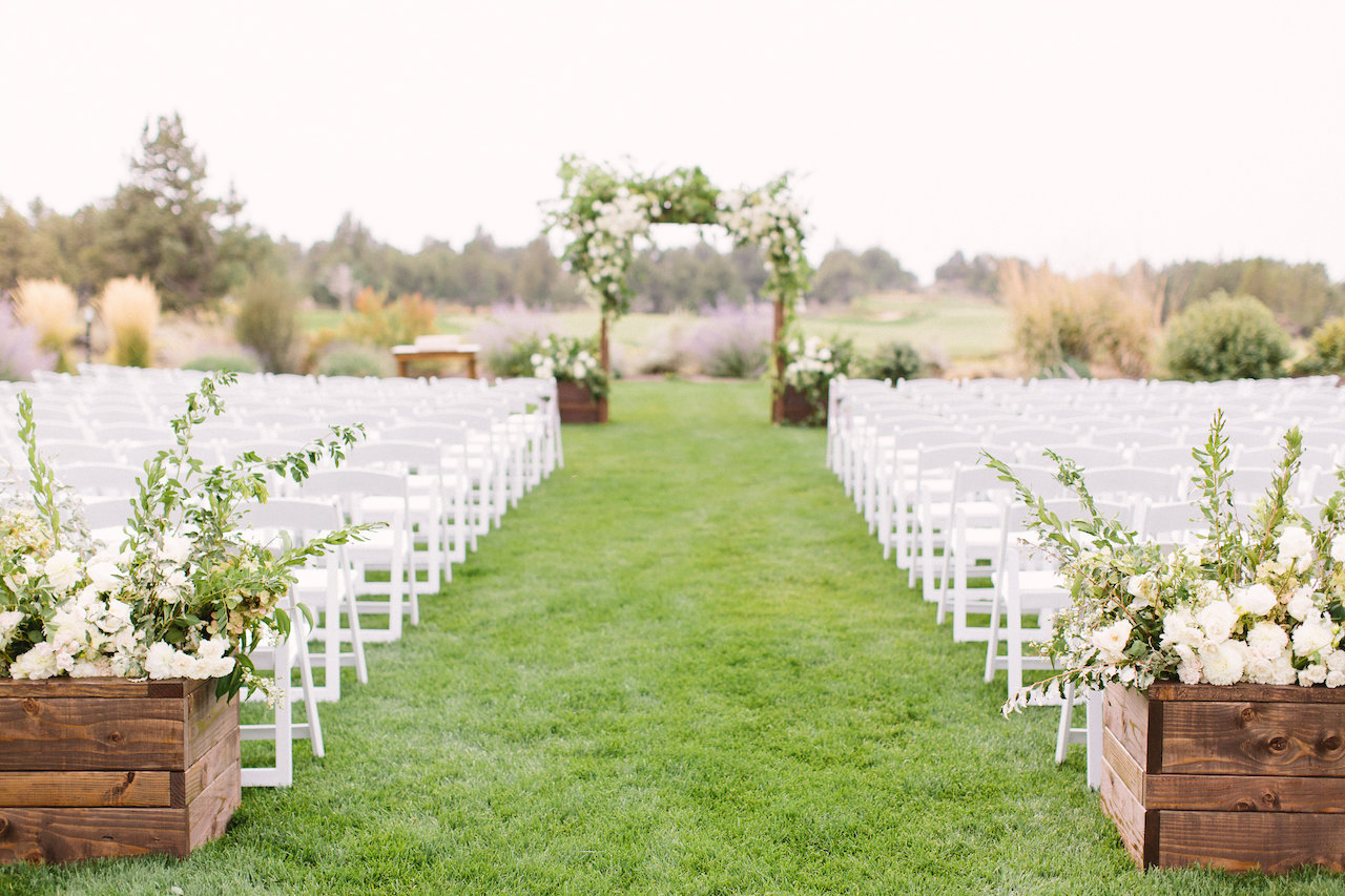wedding- seating on island Pronghorn Resort