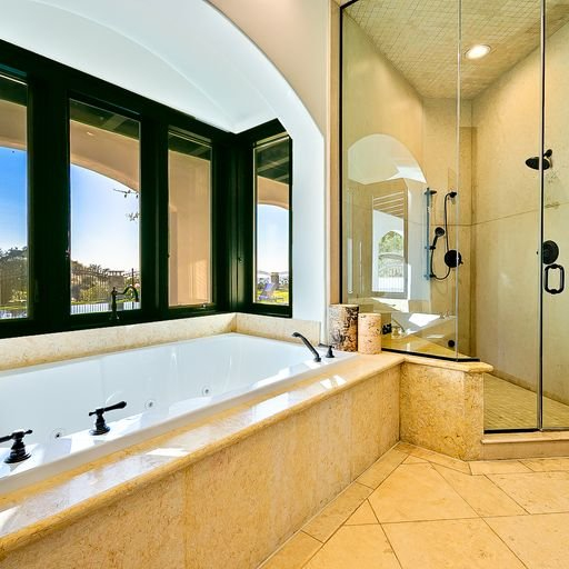 6KoUO327 Malibu Garden Estate