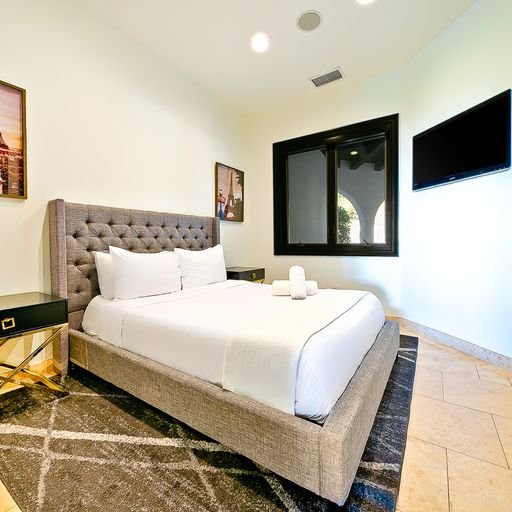 w1sgu83B Malibu Garden Estate