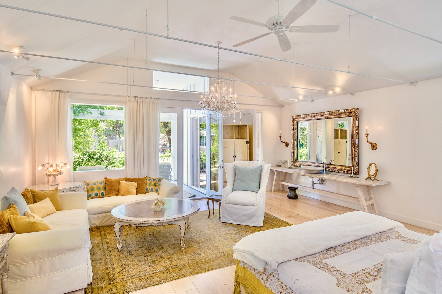 hjkl;lkjhg St Helena French Farmhouse