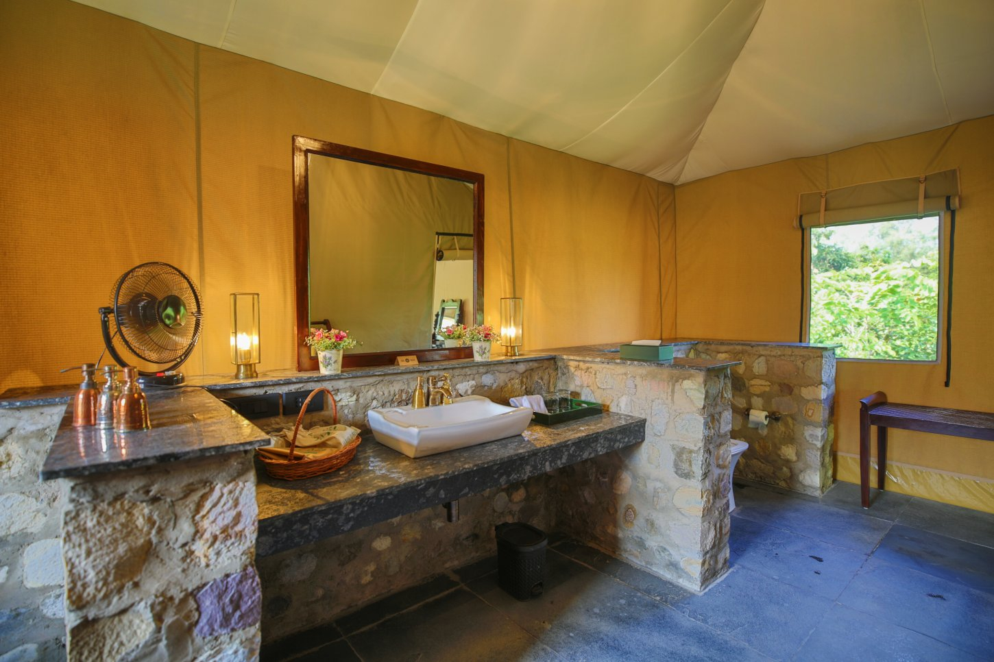 Luxury Tent - Bathroom Aalia Jungle Bandarjudh