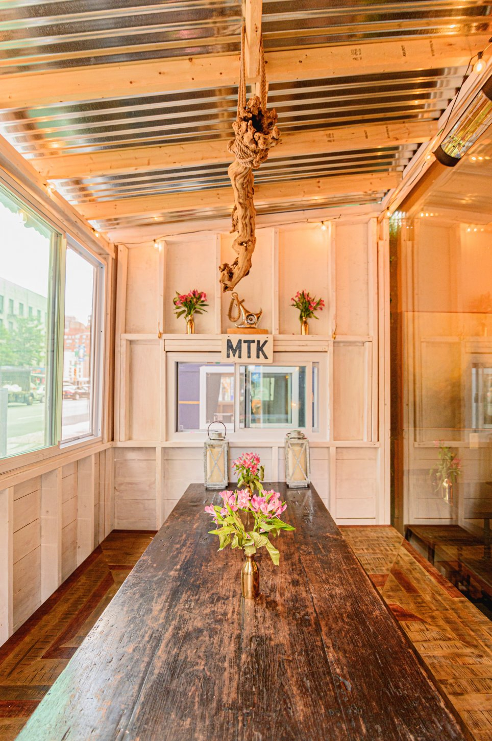 Montak Chalet16 Festival Cafe