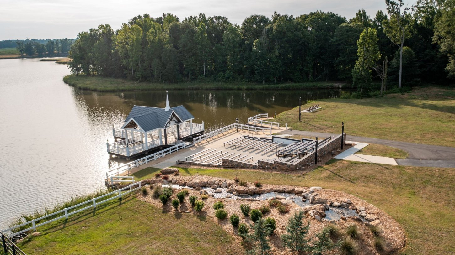 waterfront-ceremony-outdoor-chapel The Farm at Wolf Creek