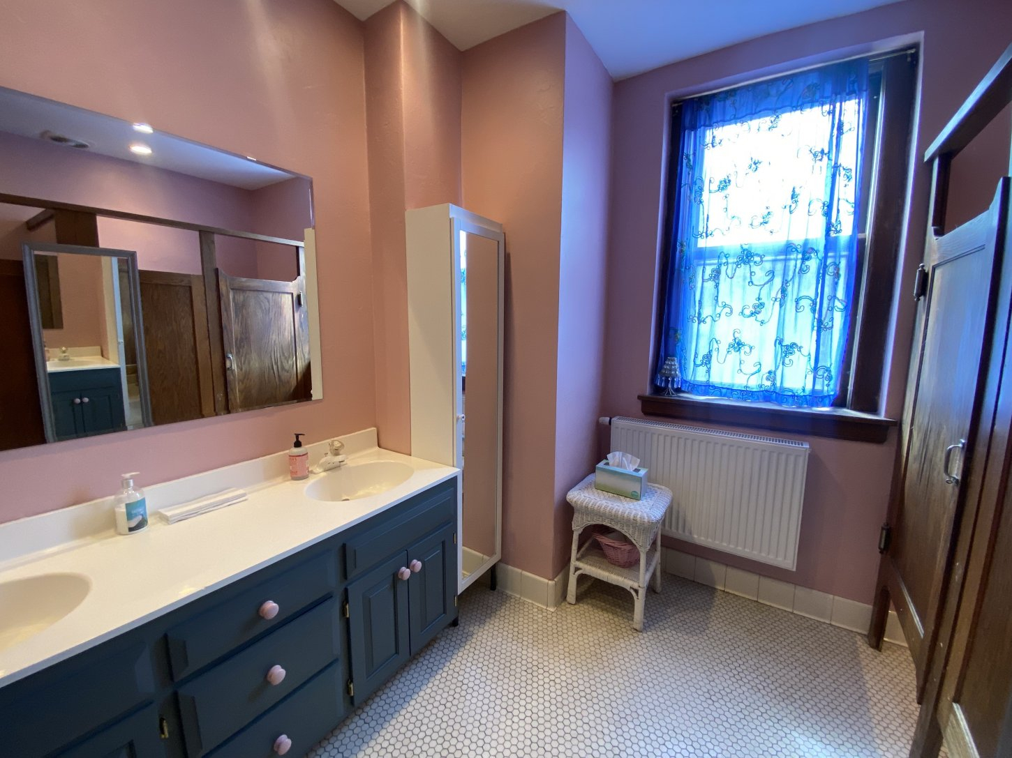 Bathroom 1 Temple Saint Paul