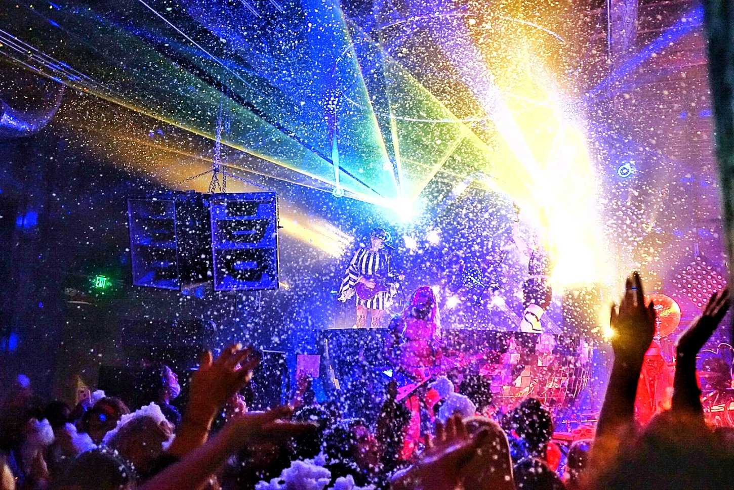 Crowd 2 Supernova Seattle