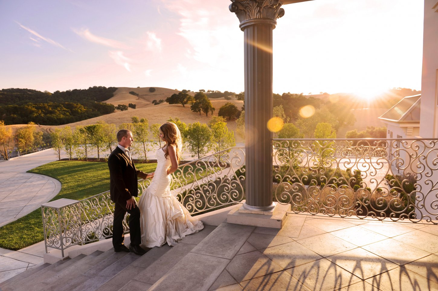 WHM_GlamFlashPhotography_2019_sunsetfrontsteps Willow Heights Mansion