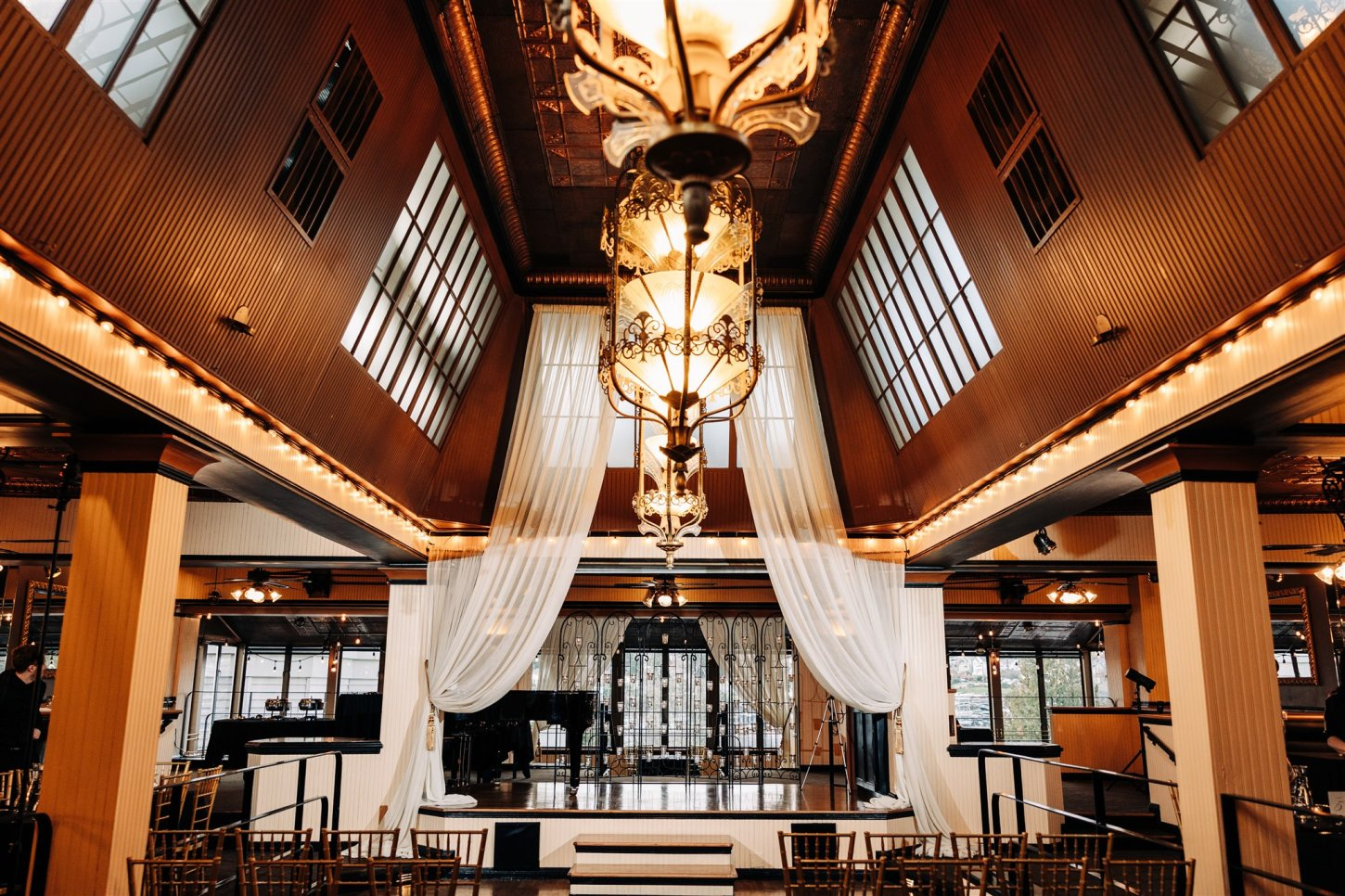 230123_0234_intodust_DS2_8751 Imperia Lake Union