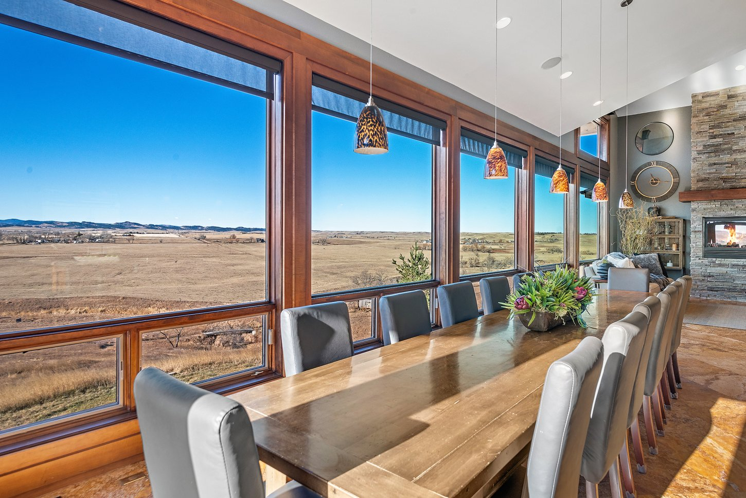 View Dining Raz Hideaway